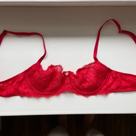 Victoria Secret Red Lace Bra - Picture 1 of 4